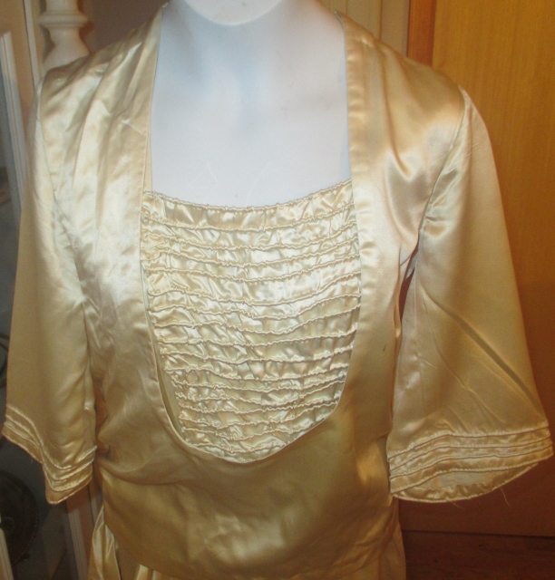 xxM1001M late edwardian or early 1920s wedding gown